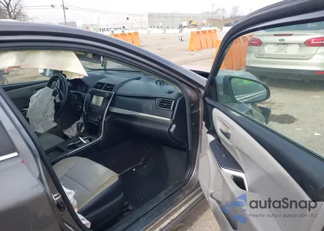 2015 Toyota Camry Se z USA, uszkodzony, nr VIN 4T1BF1FK1FU891516